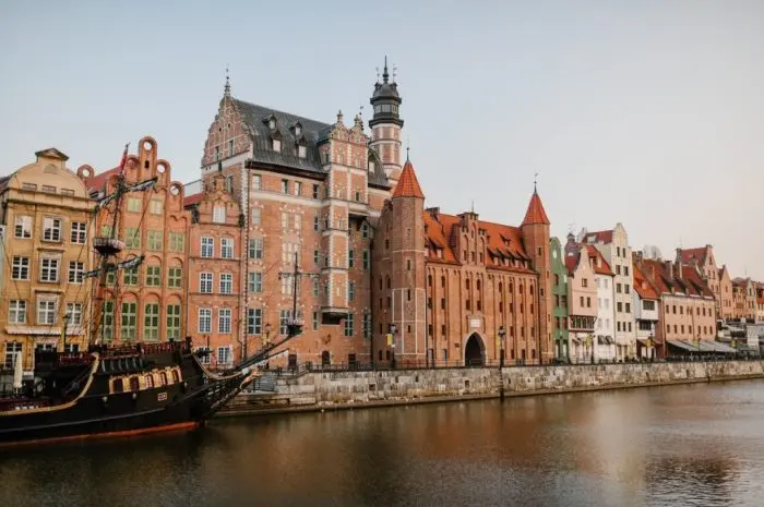 10 Tempat Wisata Bersejarah di Eropa yang Menarik Dikunjungi